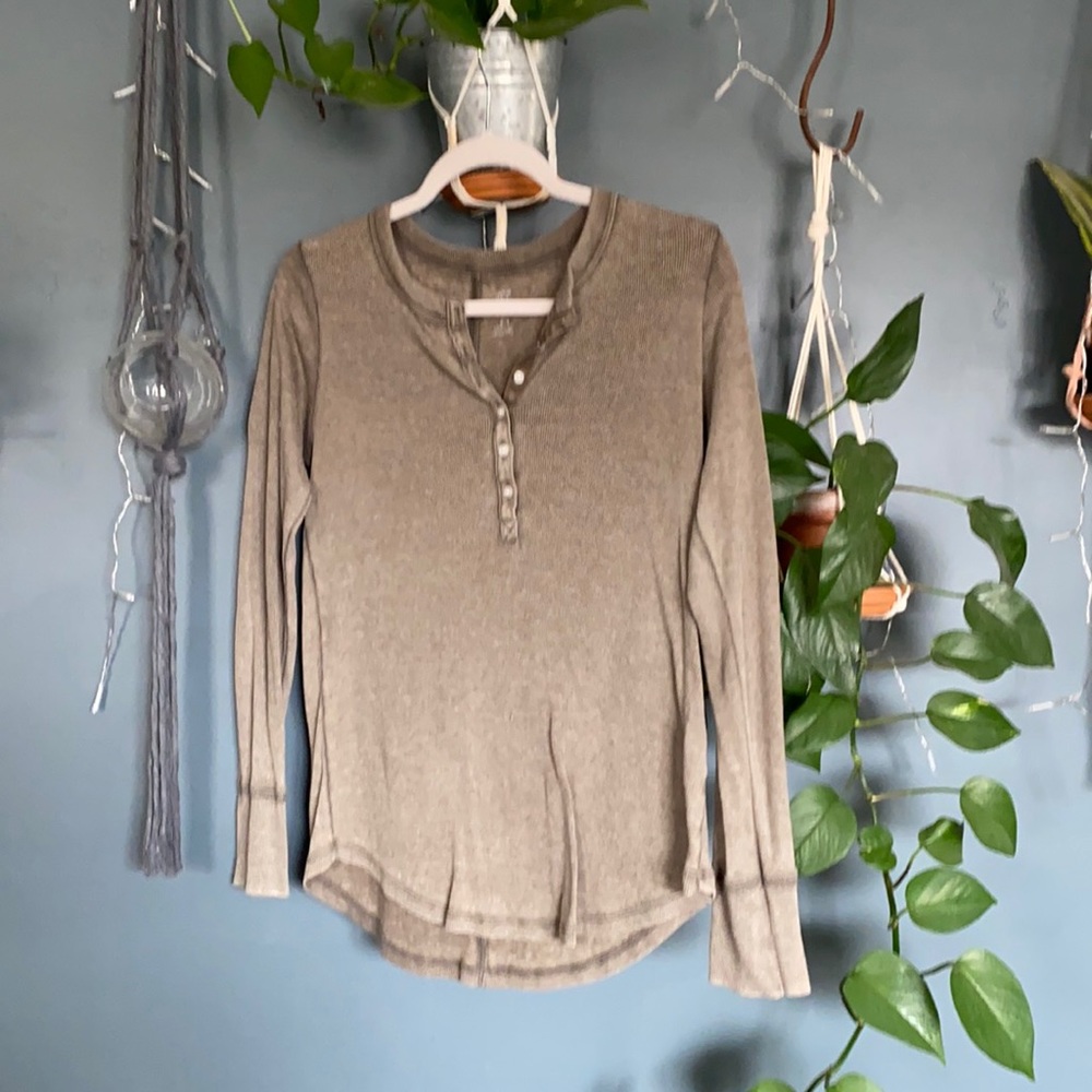 Aerie Henley